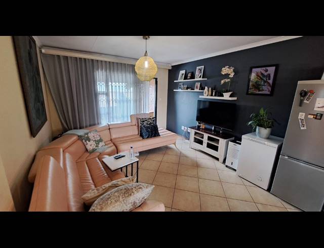 2 BEDROOM APARTMENT FOR SALE IN ALBERTSDAL